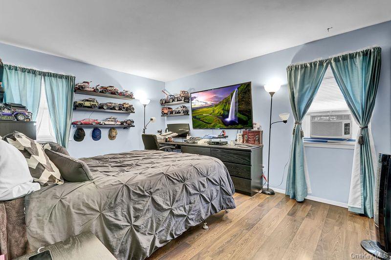 500 Boxwood Drive, Shirley, NY 11967