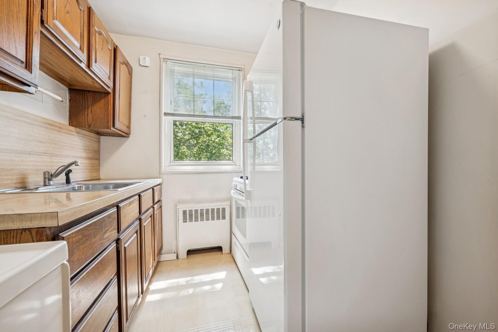 60-31 251st Street # #2-814, Little Neck, NY 11362