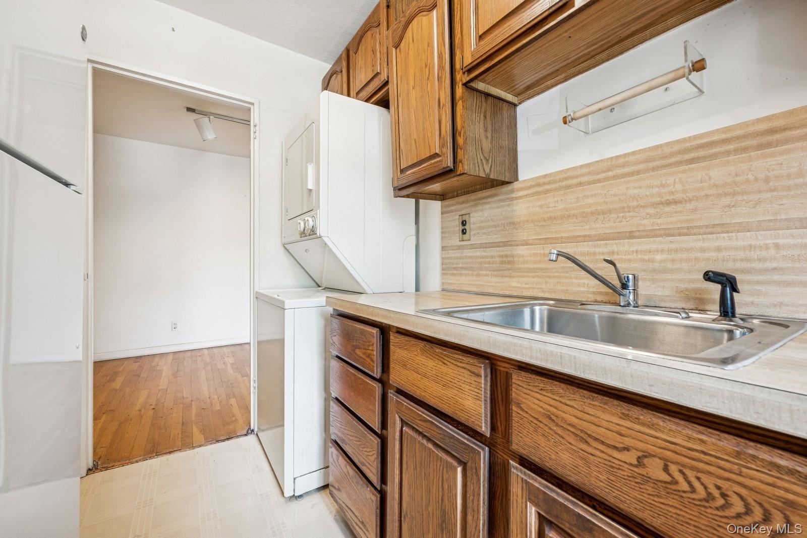 60-31 251st Street # #2-814, Little Neck, NY 11362