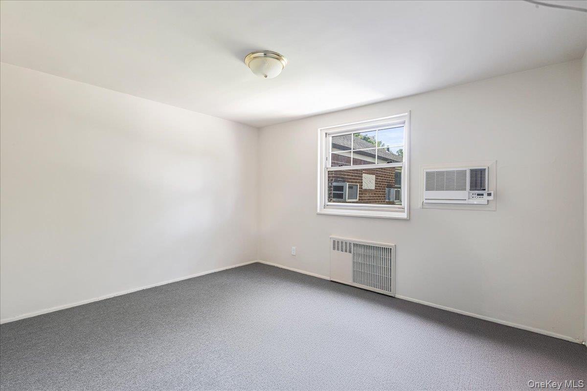 61-25 255th Street # 980, Little Neck, NY 11362