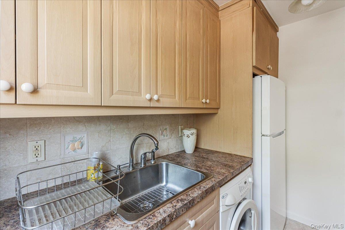 61-25 255th Street # 980, Little Neck, NY 11362