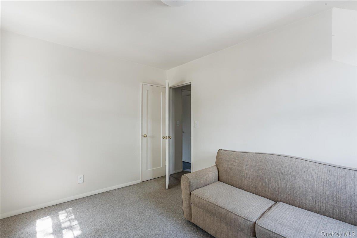 61-25 255th Street # 980, Little Neck, NY 11362