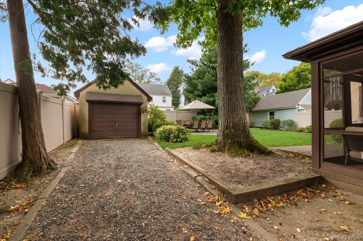 2100 Ambrose Court, North Baldwin, NY 11510