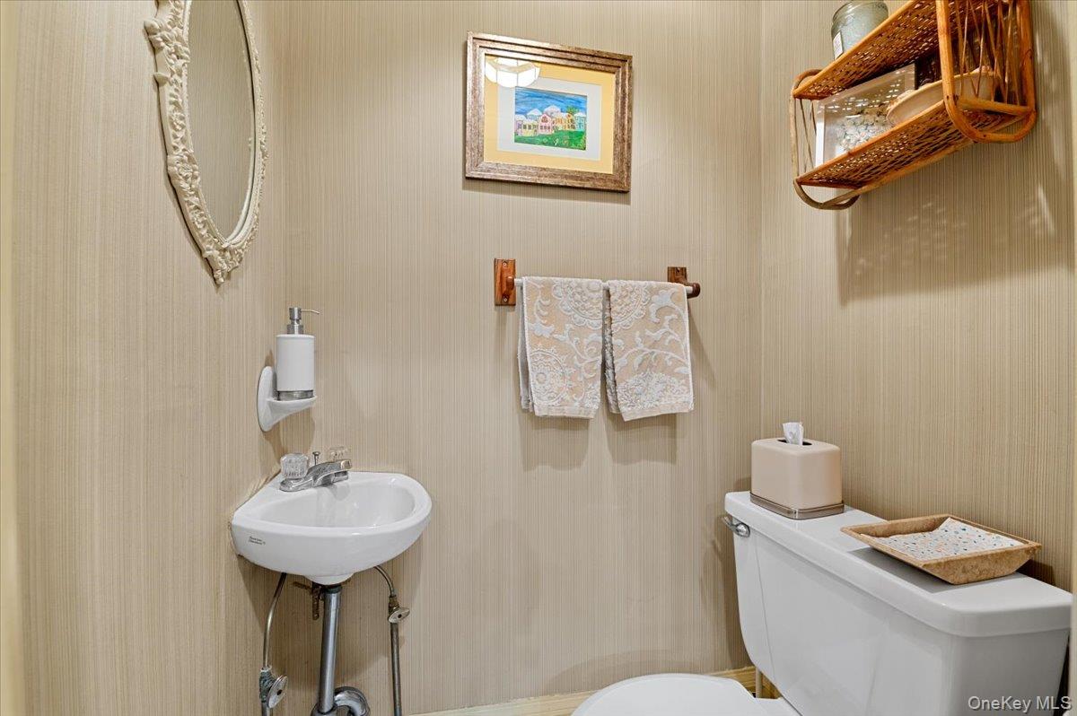 2100 Ambrose Court, North Baldwin, NY 11510