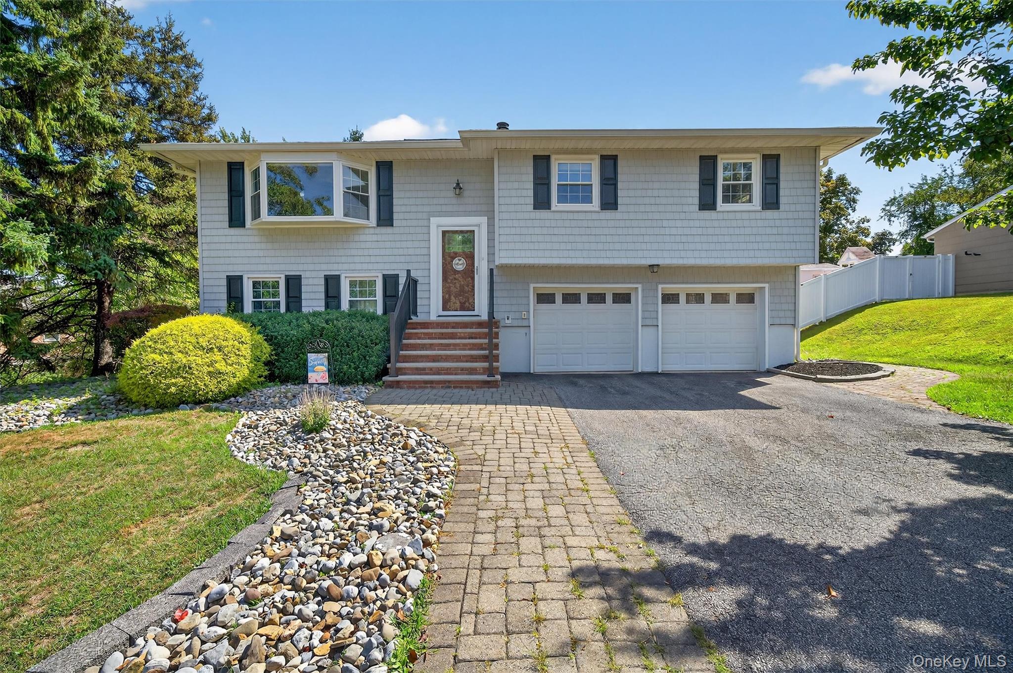 3 Hilltop Lane, Warwick, NY 10990