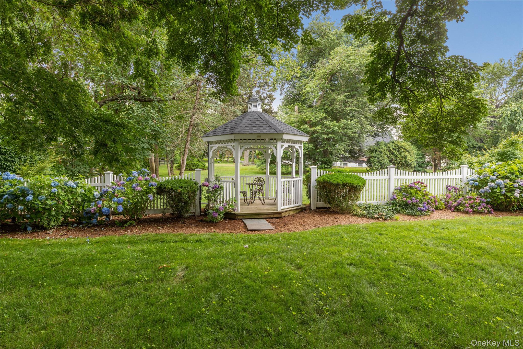 10 Eastview Lane, Old Brookville, NY 11545