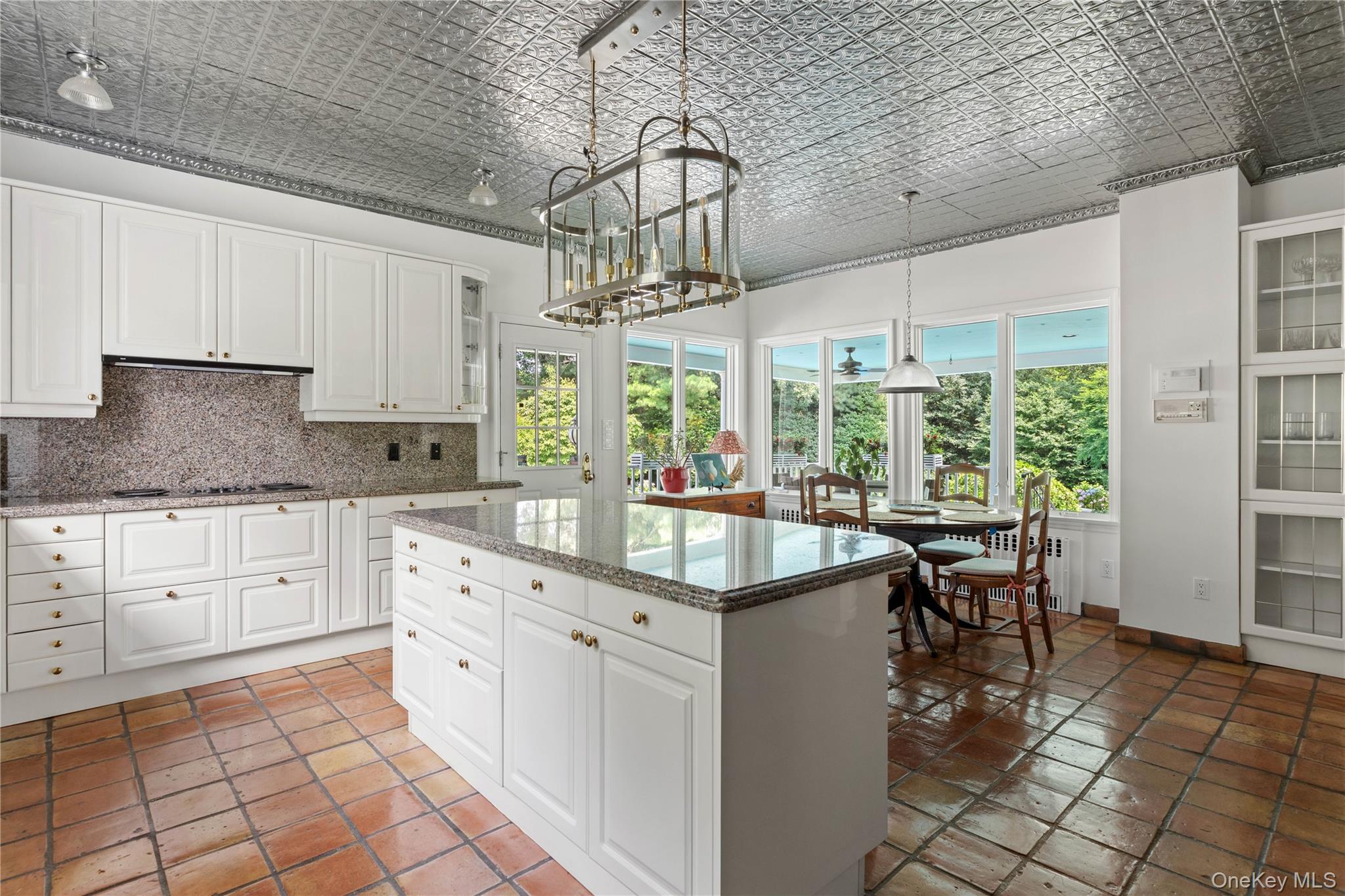 10 Eastview Lane, Old Brookville, NY 11545