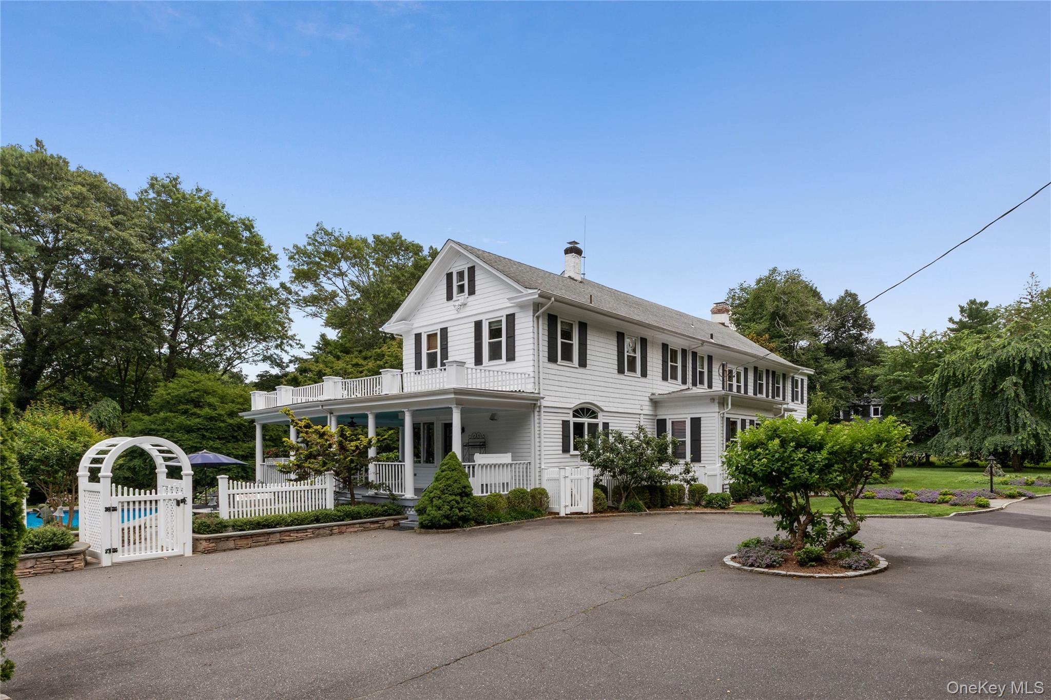 10 Eastview Lane, Old Brookville, NY 11545