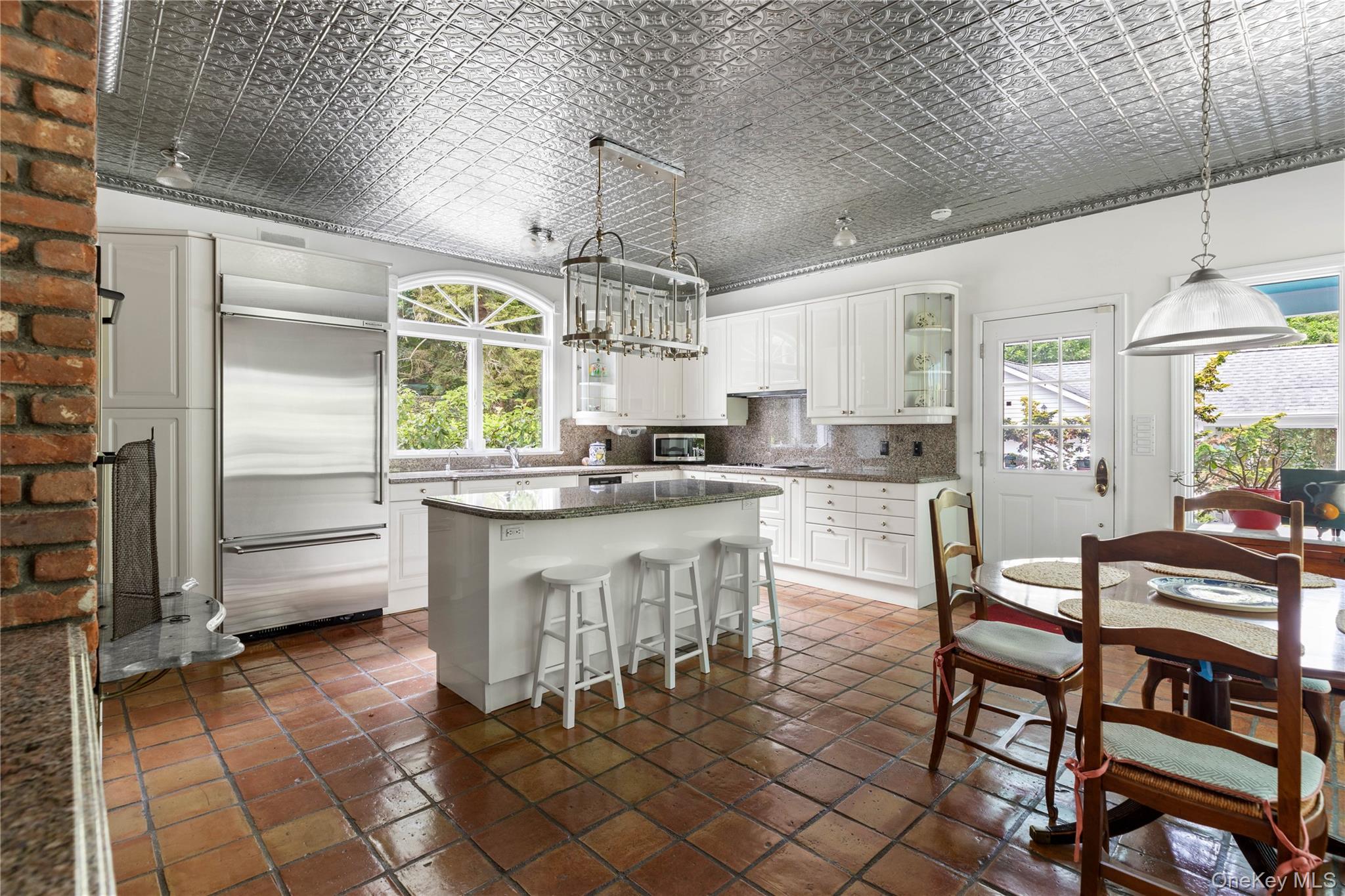 10 Eastview Lane, Old Brookville, NY 11545