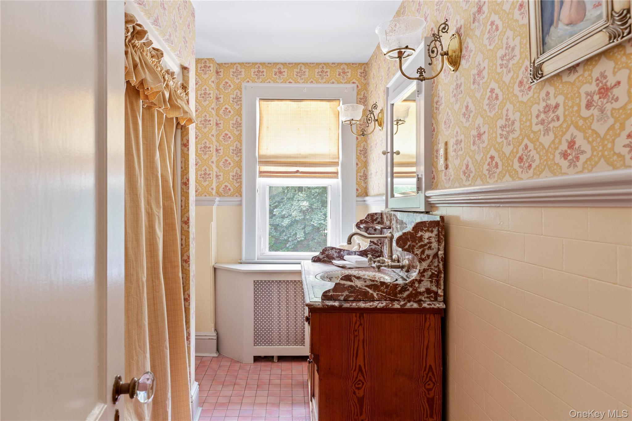 10 Eastview Lane, Old Brookville, NY 11545