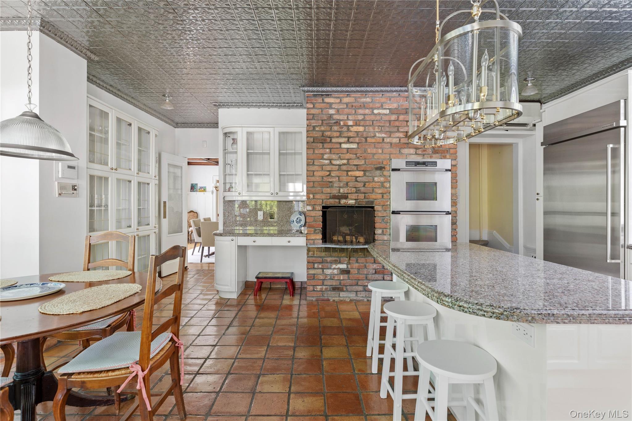 10 Eastview Lane, Old Brookville, NY 11545