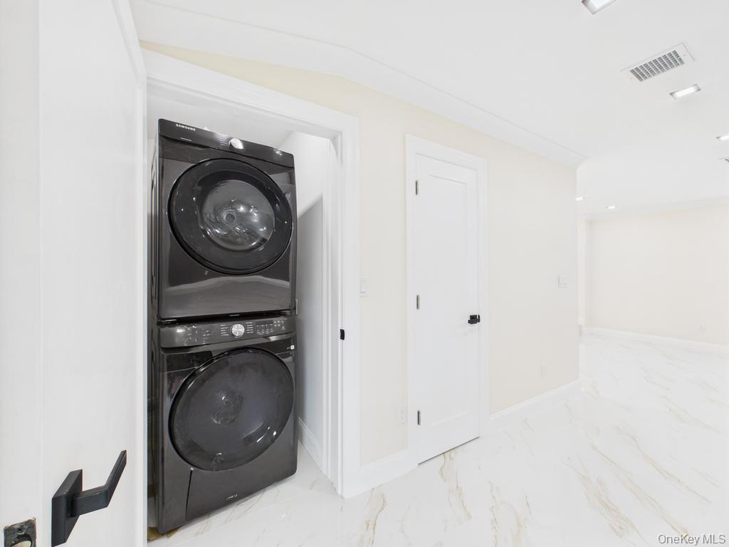 49 Griddle Lane, Levittown, NY 11756