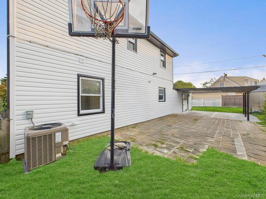 49 Griddle Lane, Levittown, NY 11756