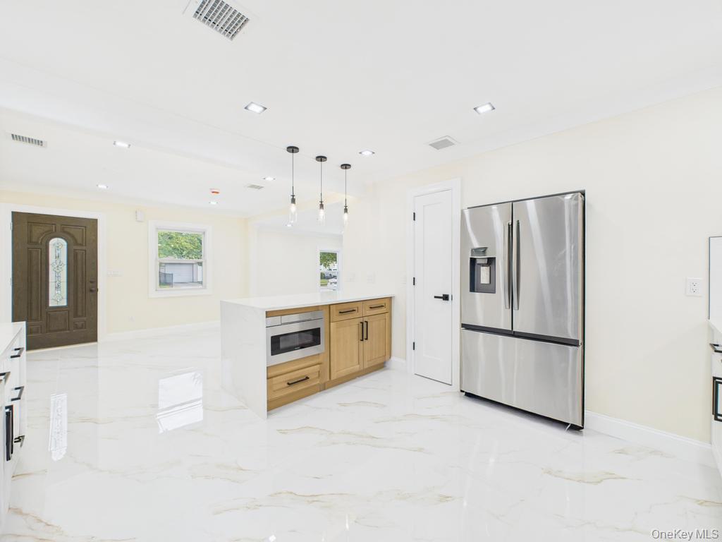 49 Griddle Lane, Levittown, NY 11756