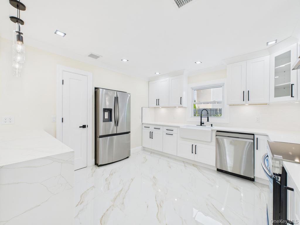 49 Griddle Lane, Levittown, NY 11756