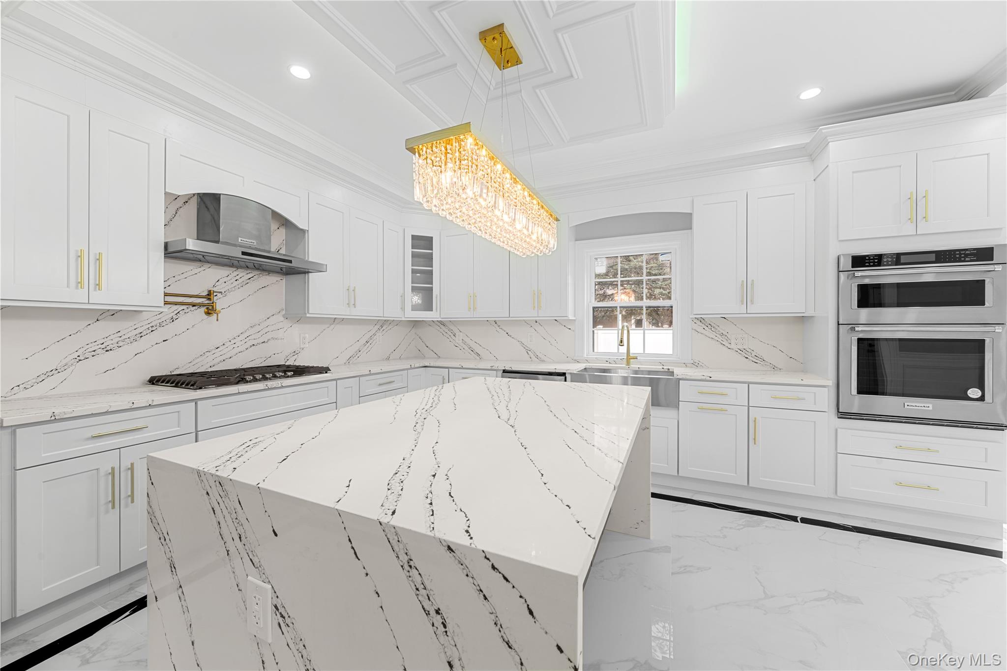 71 Cedar Street, Hicksville, NY 11801