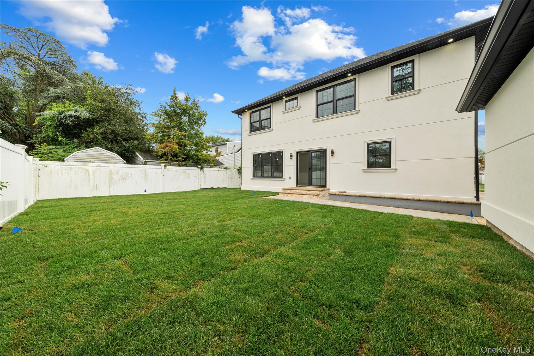 71 Cedar Street, Hicksville, NY 11801