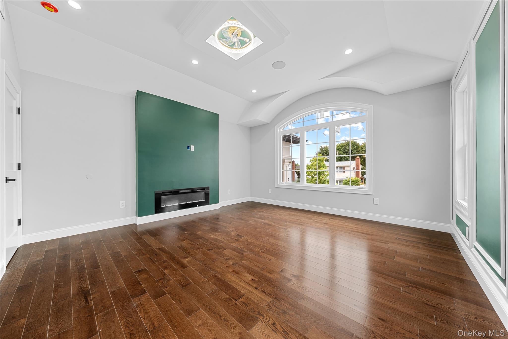 71 Cedar Street, Hicksville, NY 11801