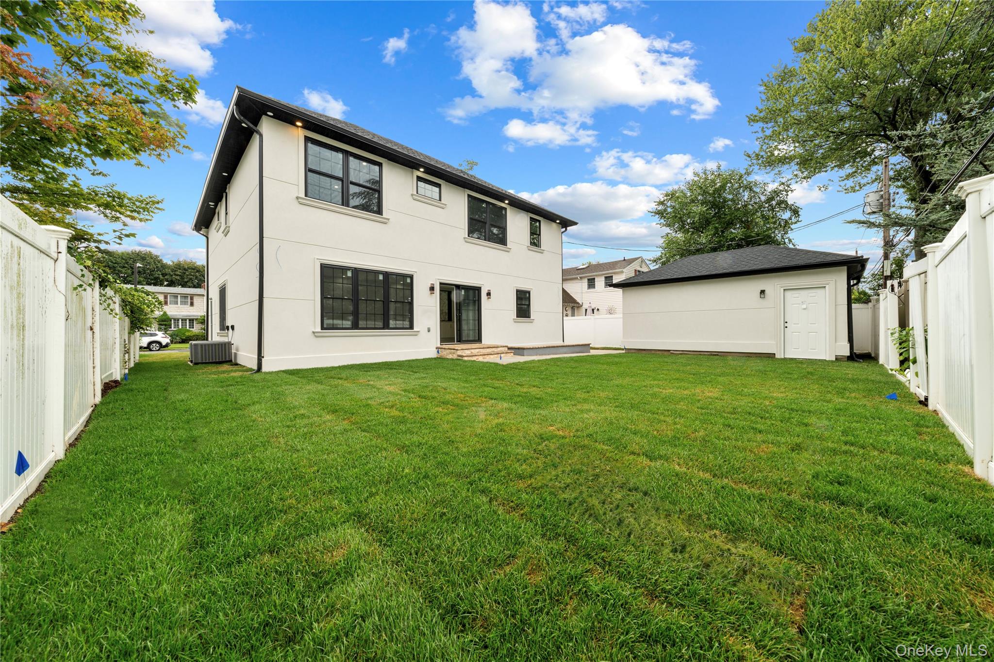 71 Cedar Street, Hicksville, NY 11801