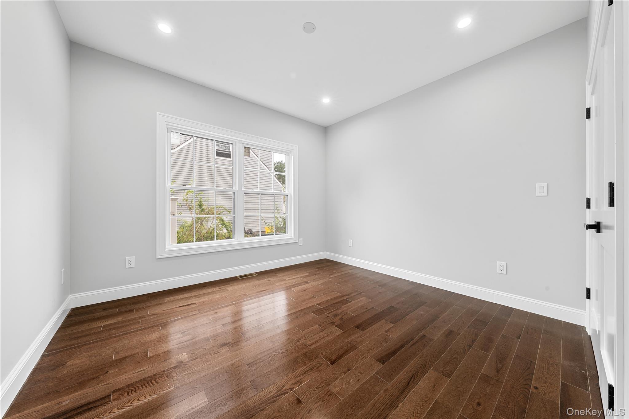 71 Cedar Street, Hicksville, NY 11801