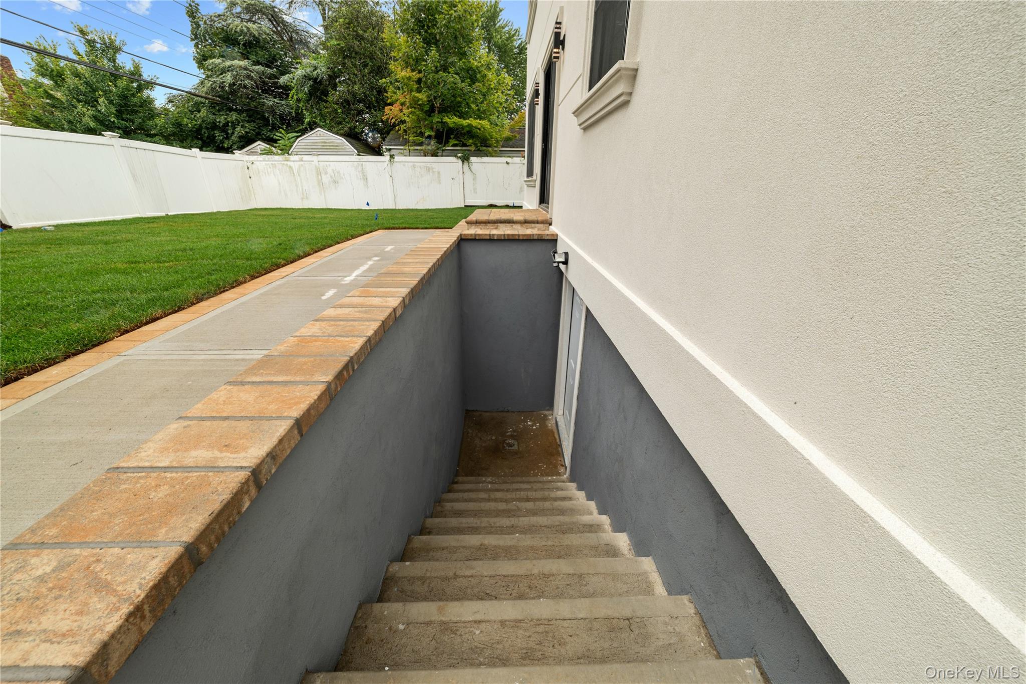 71 Cedar Street, Hicksville, NY 11801