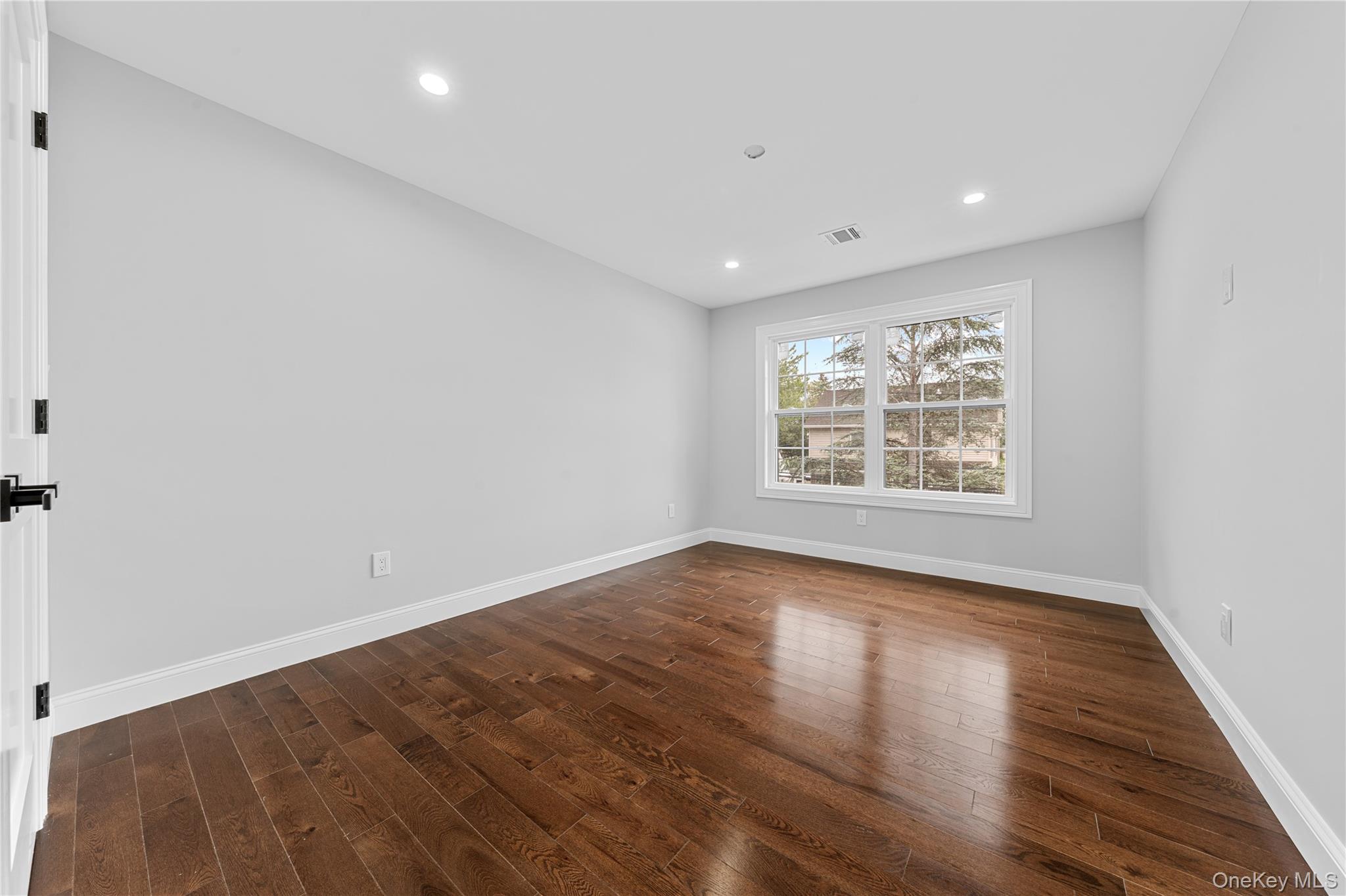 71 Cedar Street, Hicksville, NY 11801