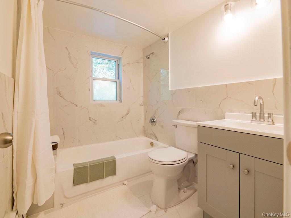 341 Mill Road, Medford, NY 11763