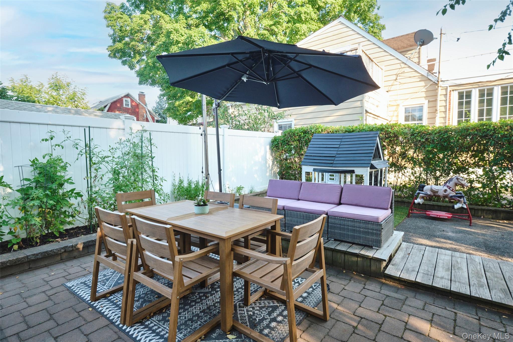 80 Oak Street, Lynbrook, NY 11563