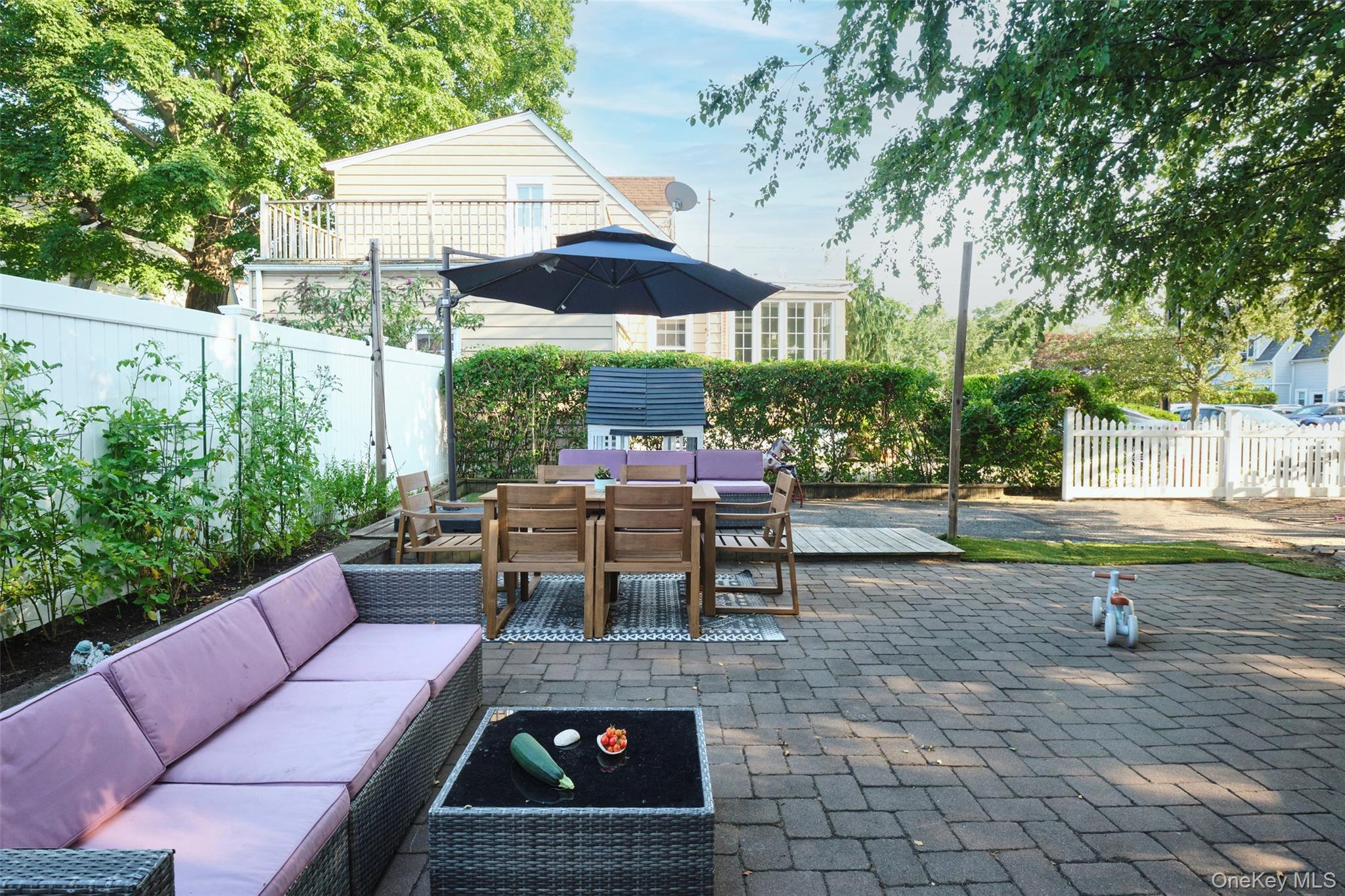 80 Oak Street, Lynbrook, NY 11563