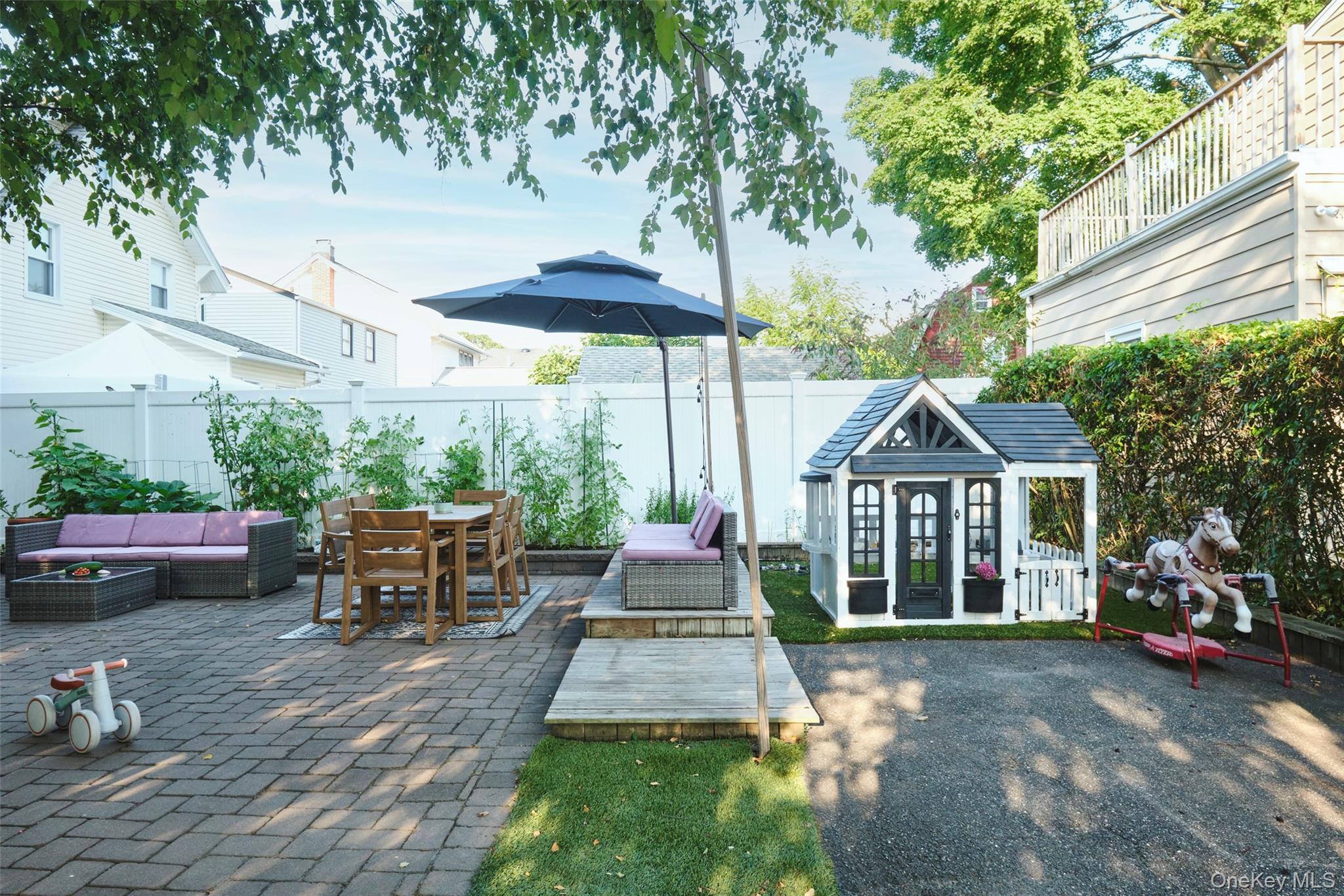 80 Oak Street, Lynbrook, NY 11563