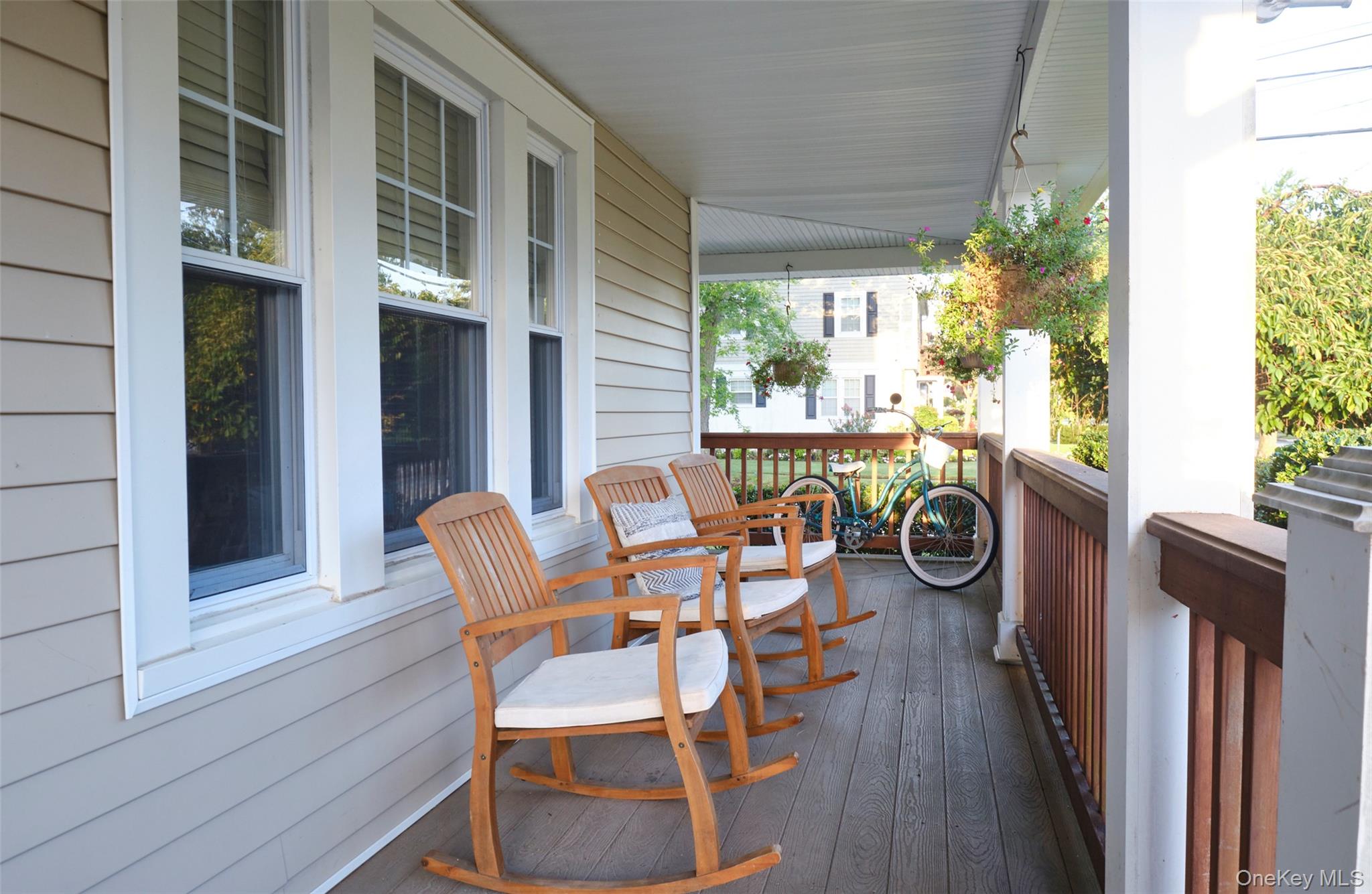 80 Oak Street, Lynbrook, NY 11563