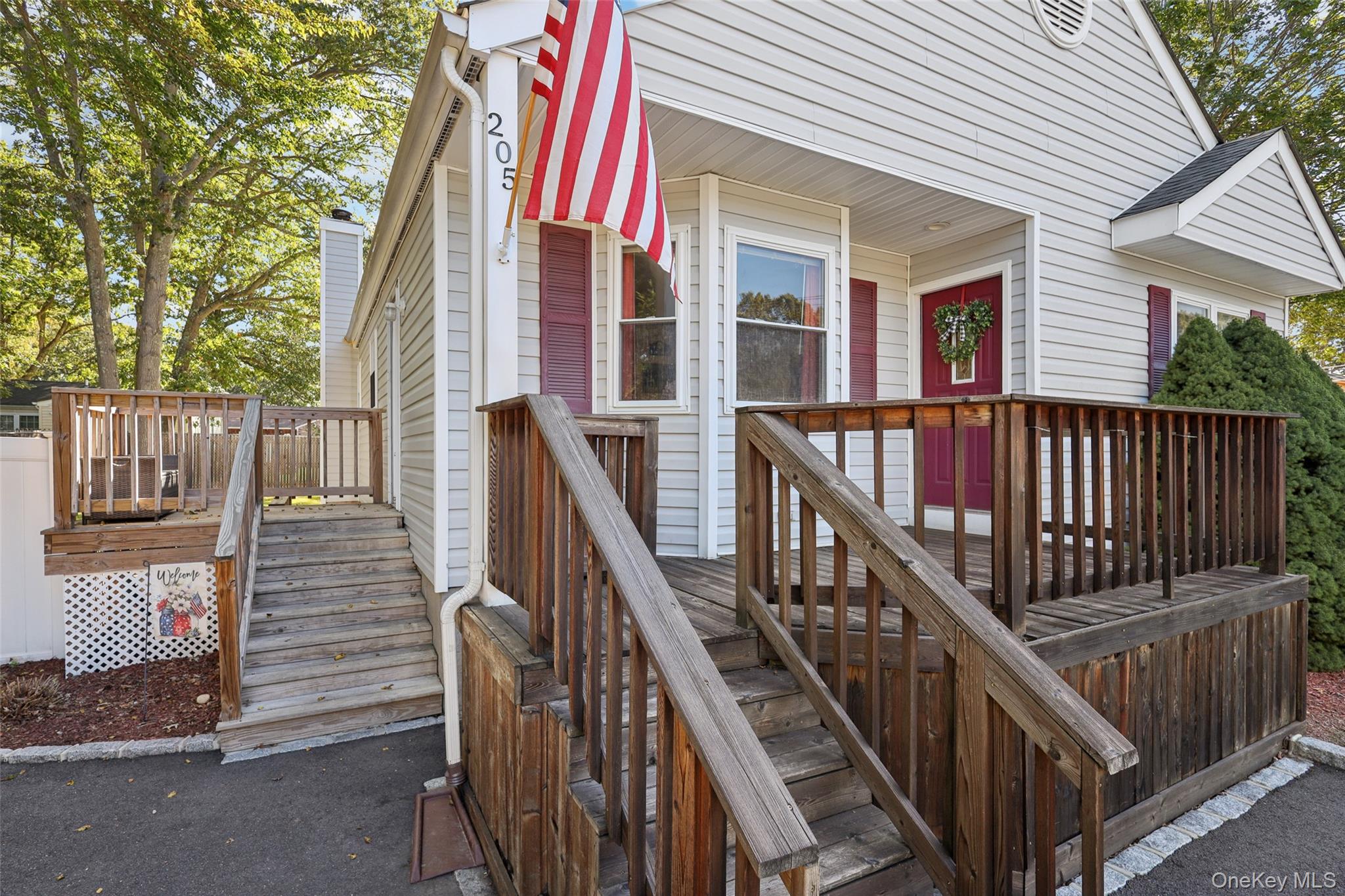 205 Crystal Brook Hollow Road, Port Jefferson Station, NY 11776