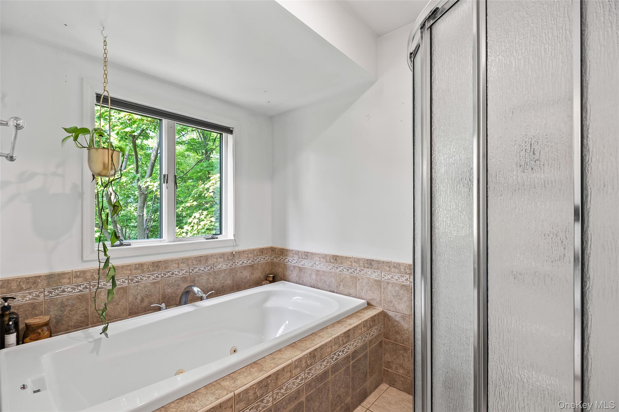 10 Holiday Lane, Greenwood Lake, NY 10925