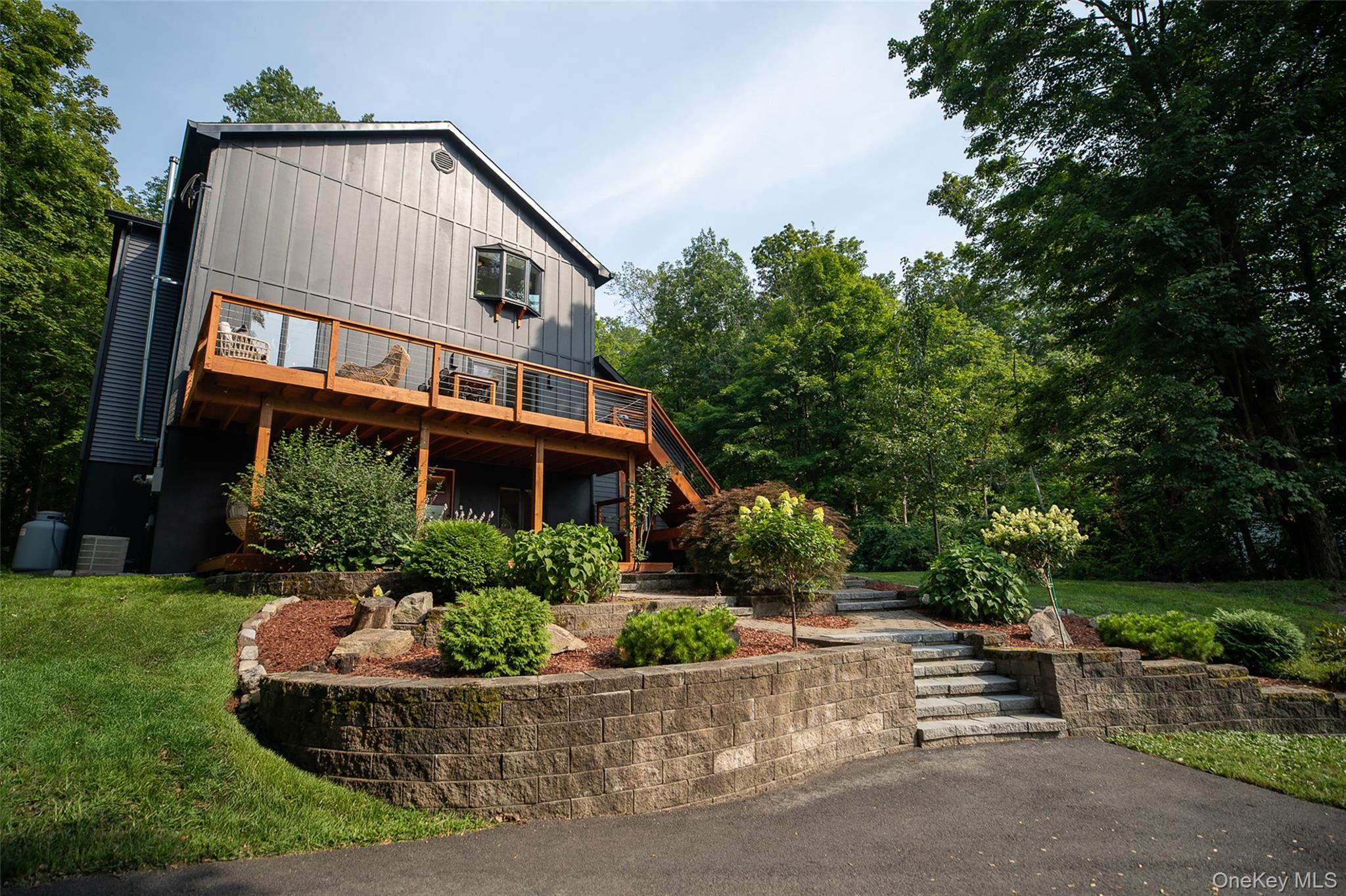 10 Holiday Lane, Greenwood Lake, NY 10925