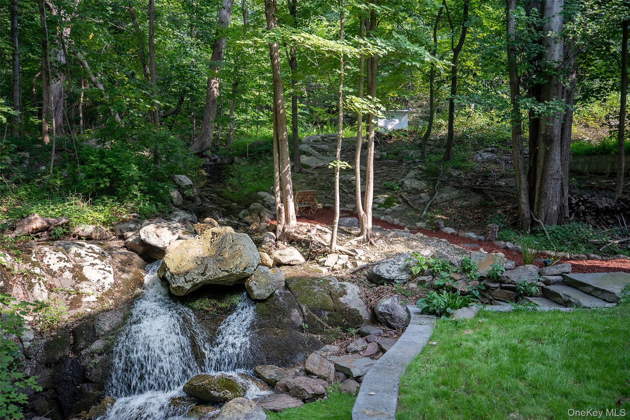 10 Holiday Lane, Greenwood Lake, NY 10925