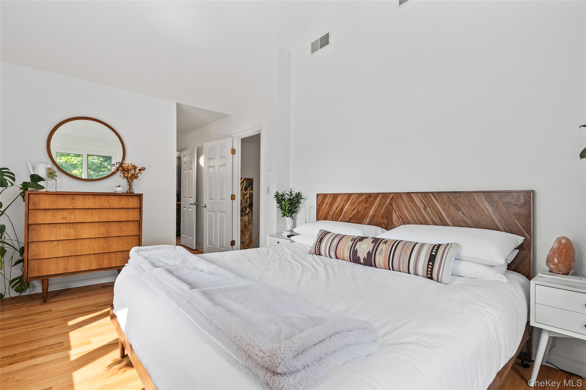 10 Holiday Lane, Greenwood Lake, NY 10925