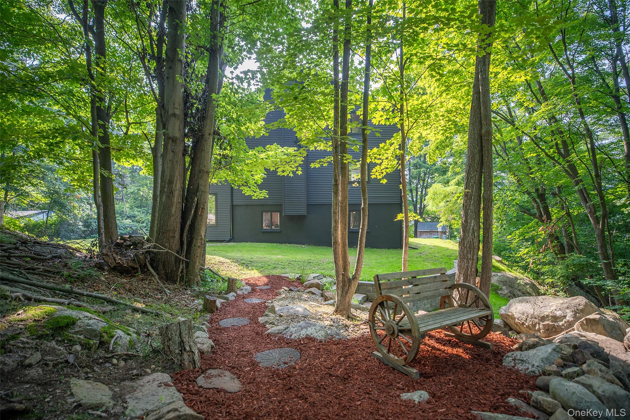 10 Holiday Lane, Greenwood Lake, NY 10925