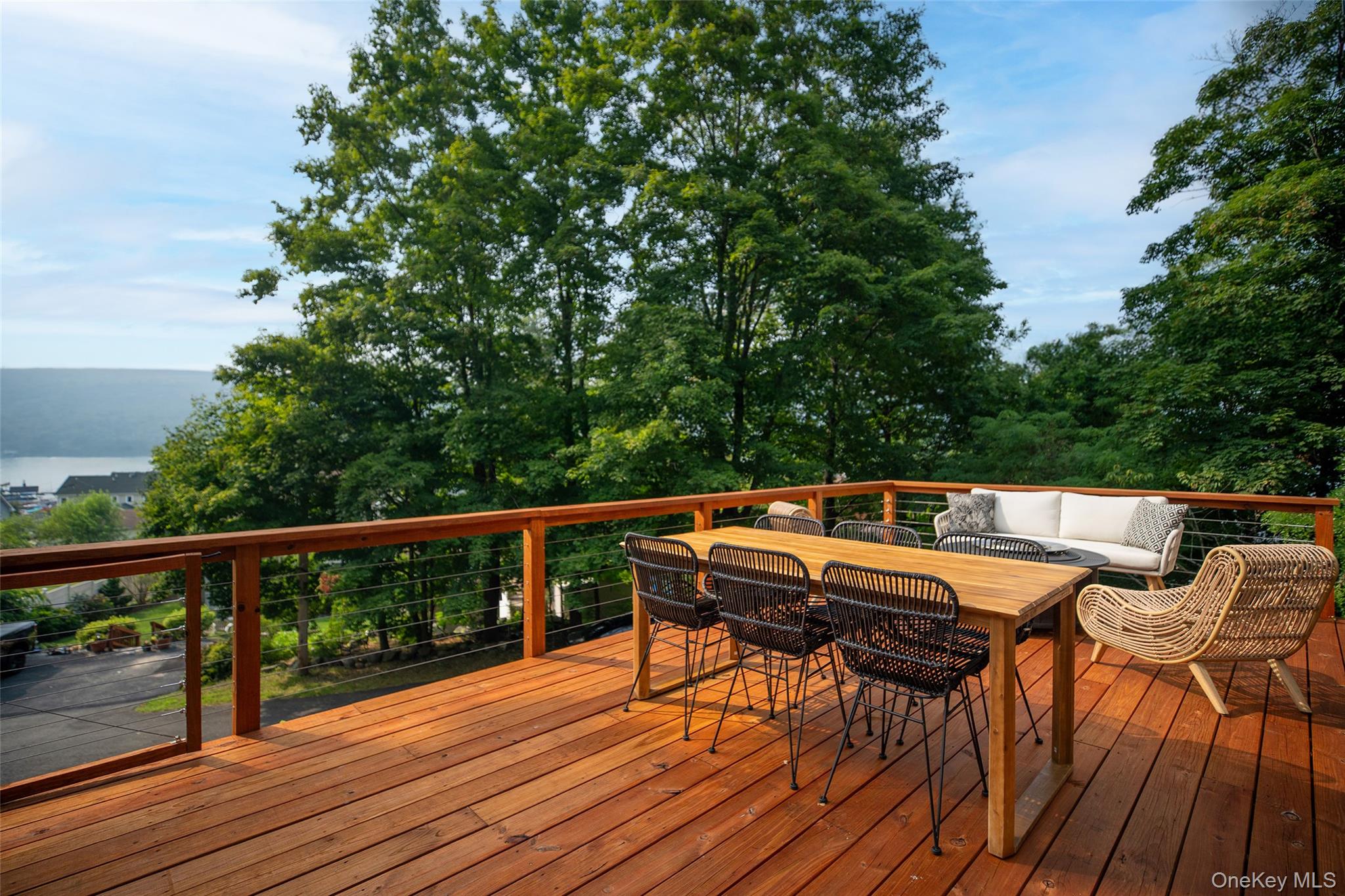 10 Holiday Lane, Greenwood Lake, NY 10925