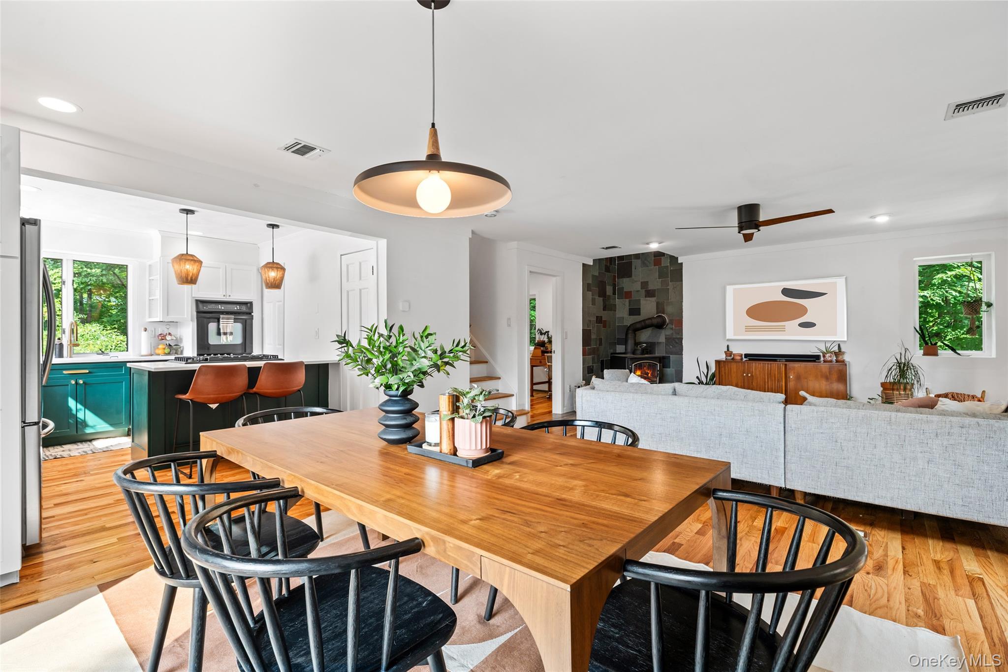 10 Holiday Lane, Greenwood Lake, NY 10925