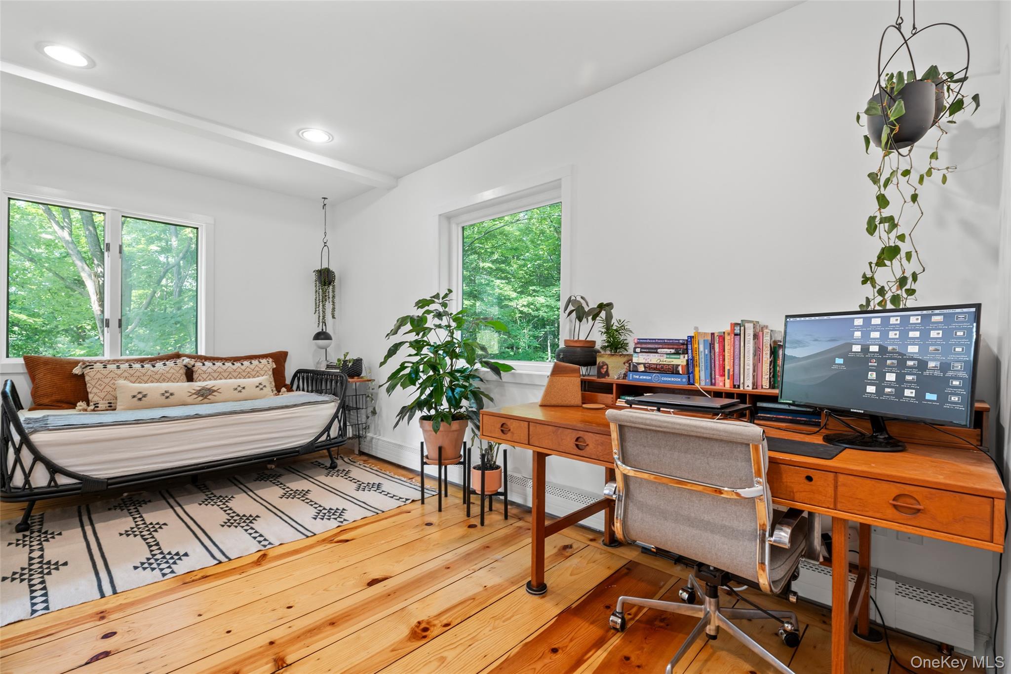 10 Holiday Lane, Greenwood Lake, NY 10925