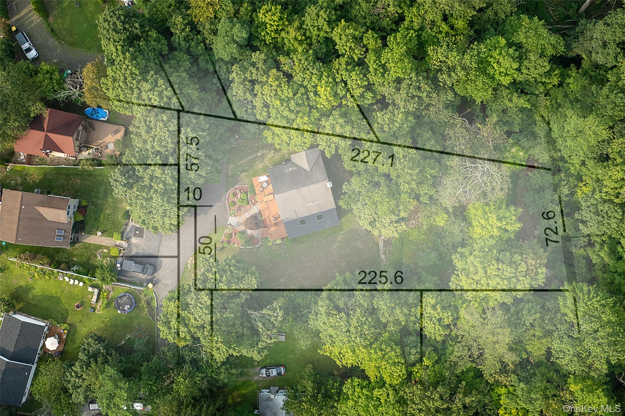 10 Holiday Lane, Greenwood Lake, NY 10925