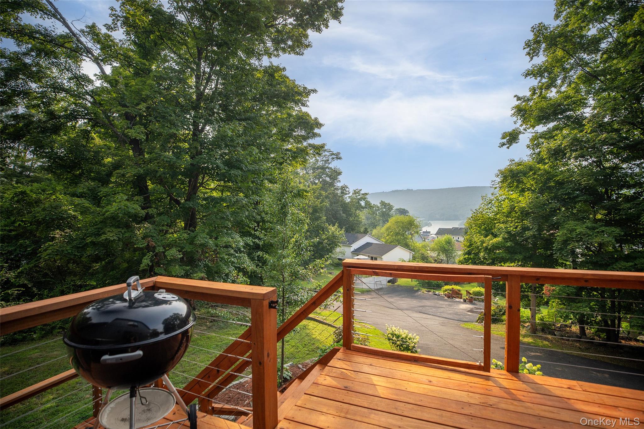 10 Holiday Lane, Greenwood Lake, NY 10925