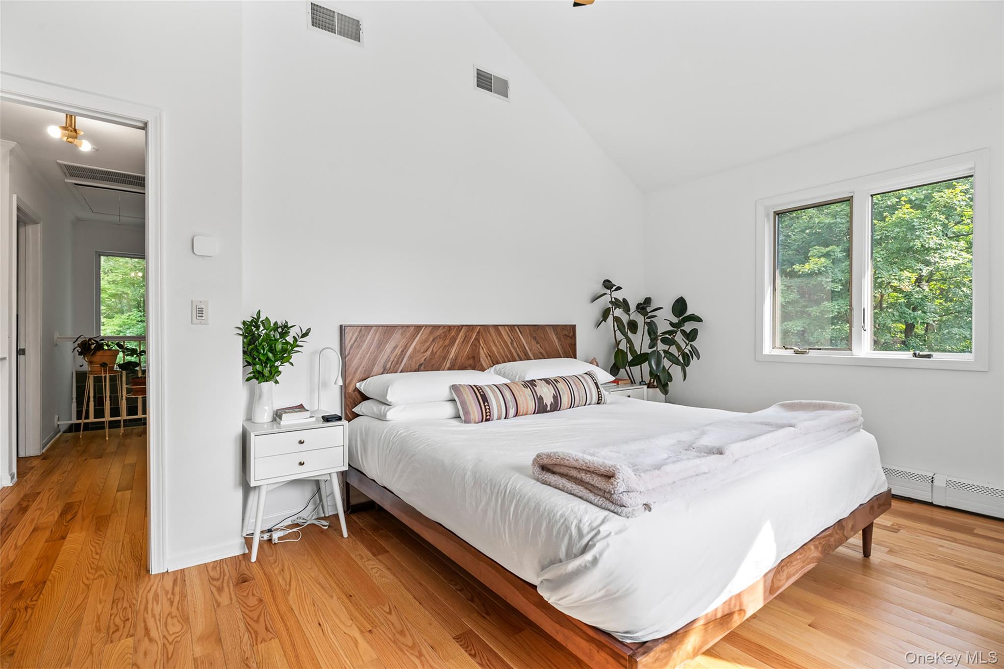 10 Holiday Lane, Greenwood Lake, NY 10925