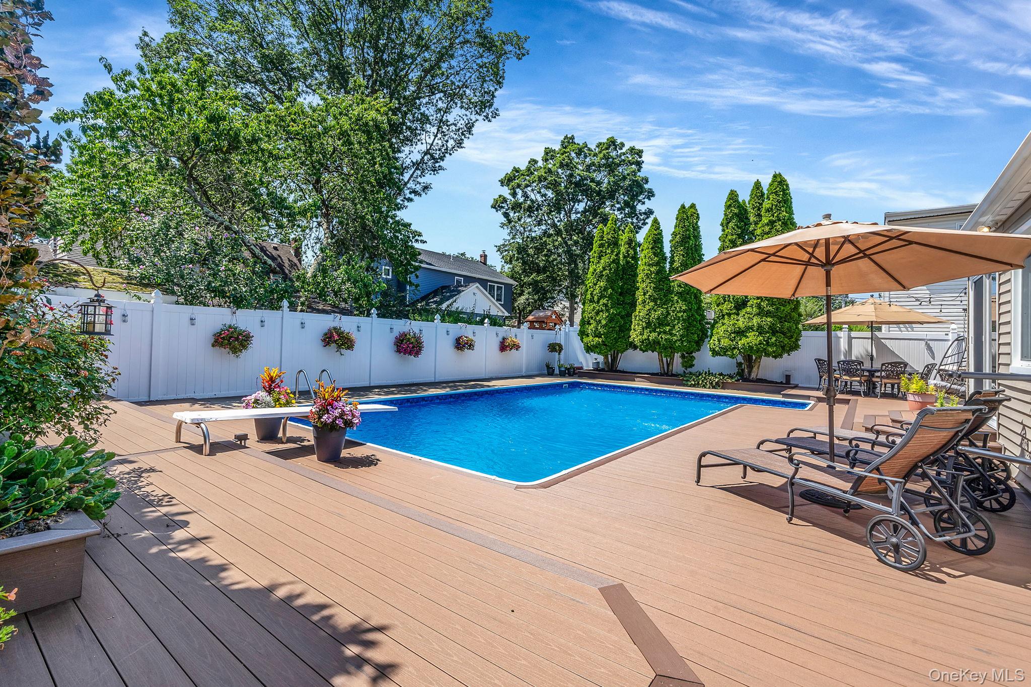 208 Oak Street, Massapequa Park, NY 11762