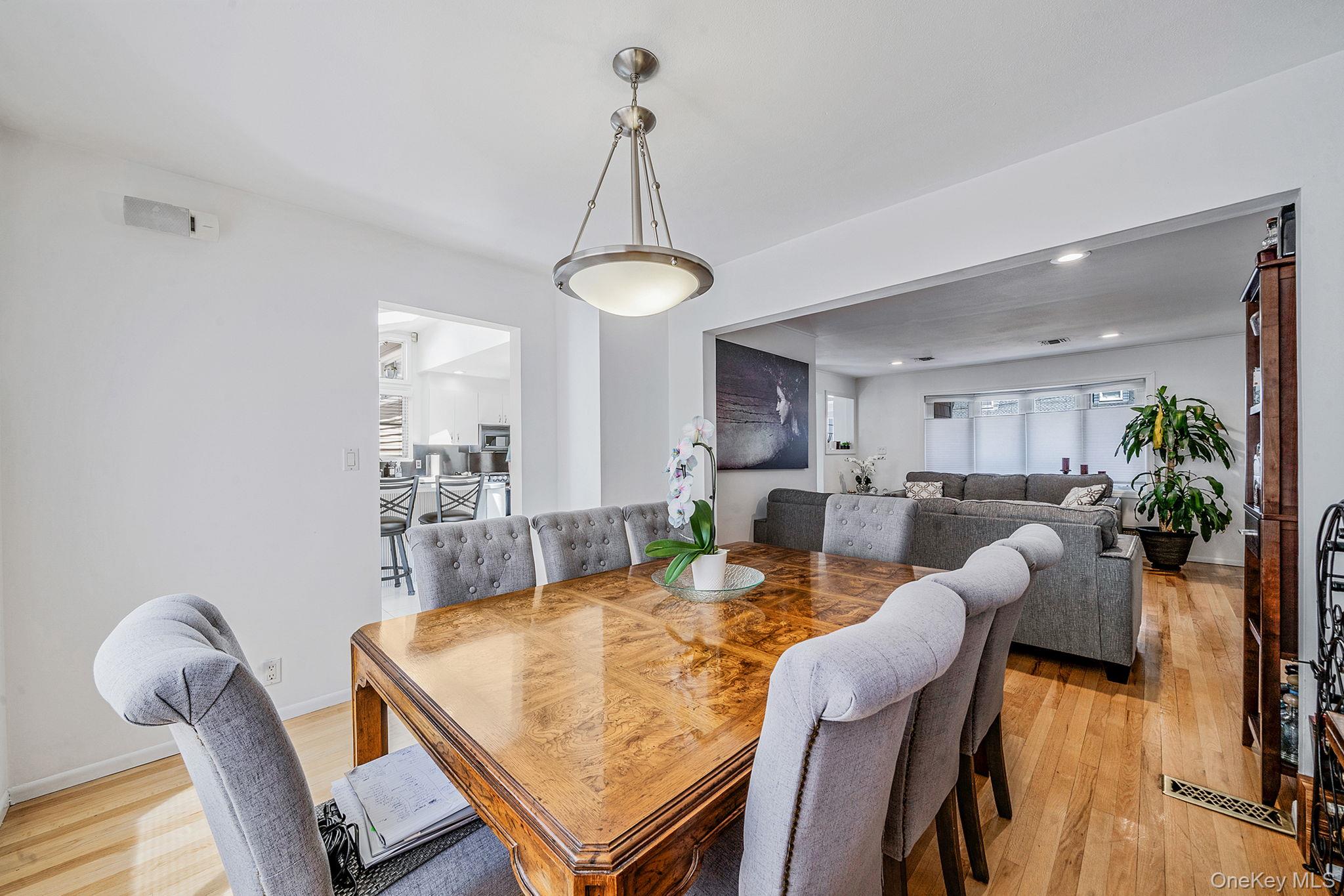 208 Oak Street, Massapequa Park, NY 11762