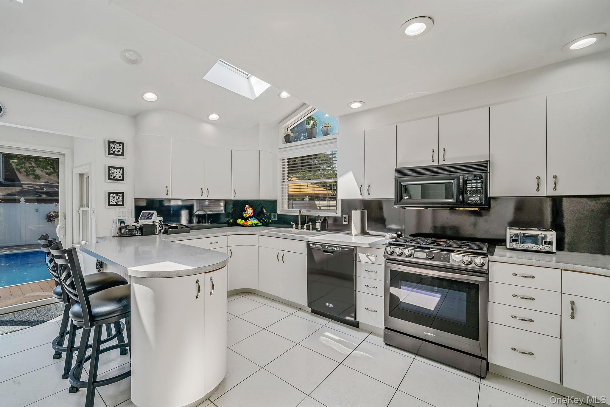 208 Oak Street, Massapequa Park, NY 11762