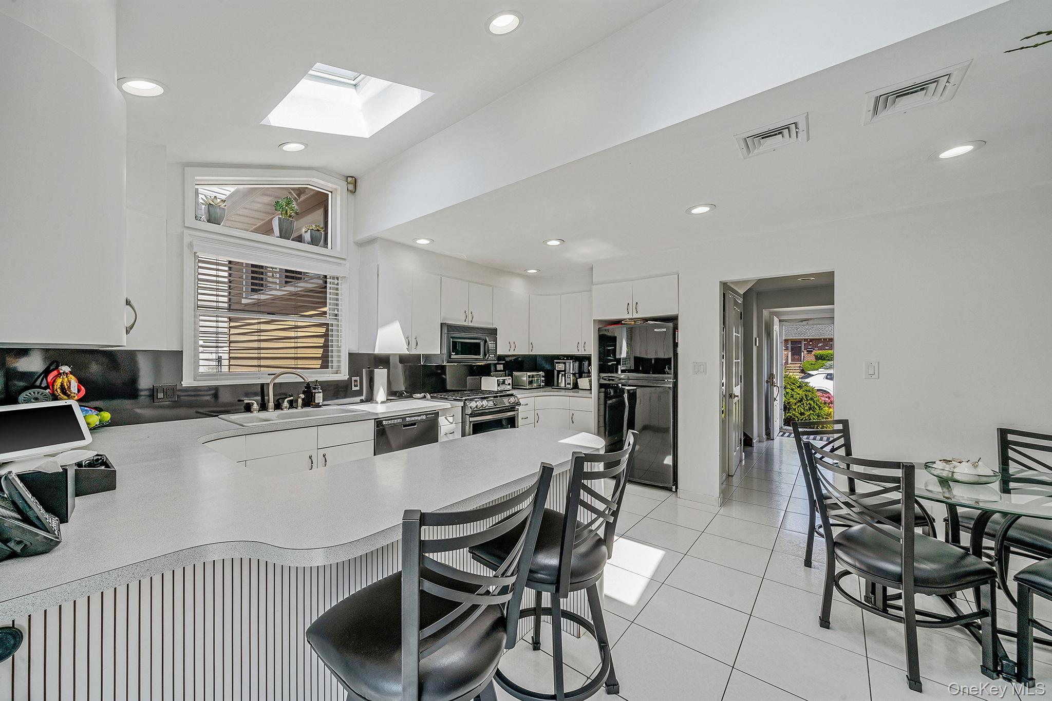 208 Oak Street, Massapequa Park, NY 11762