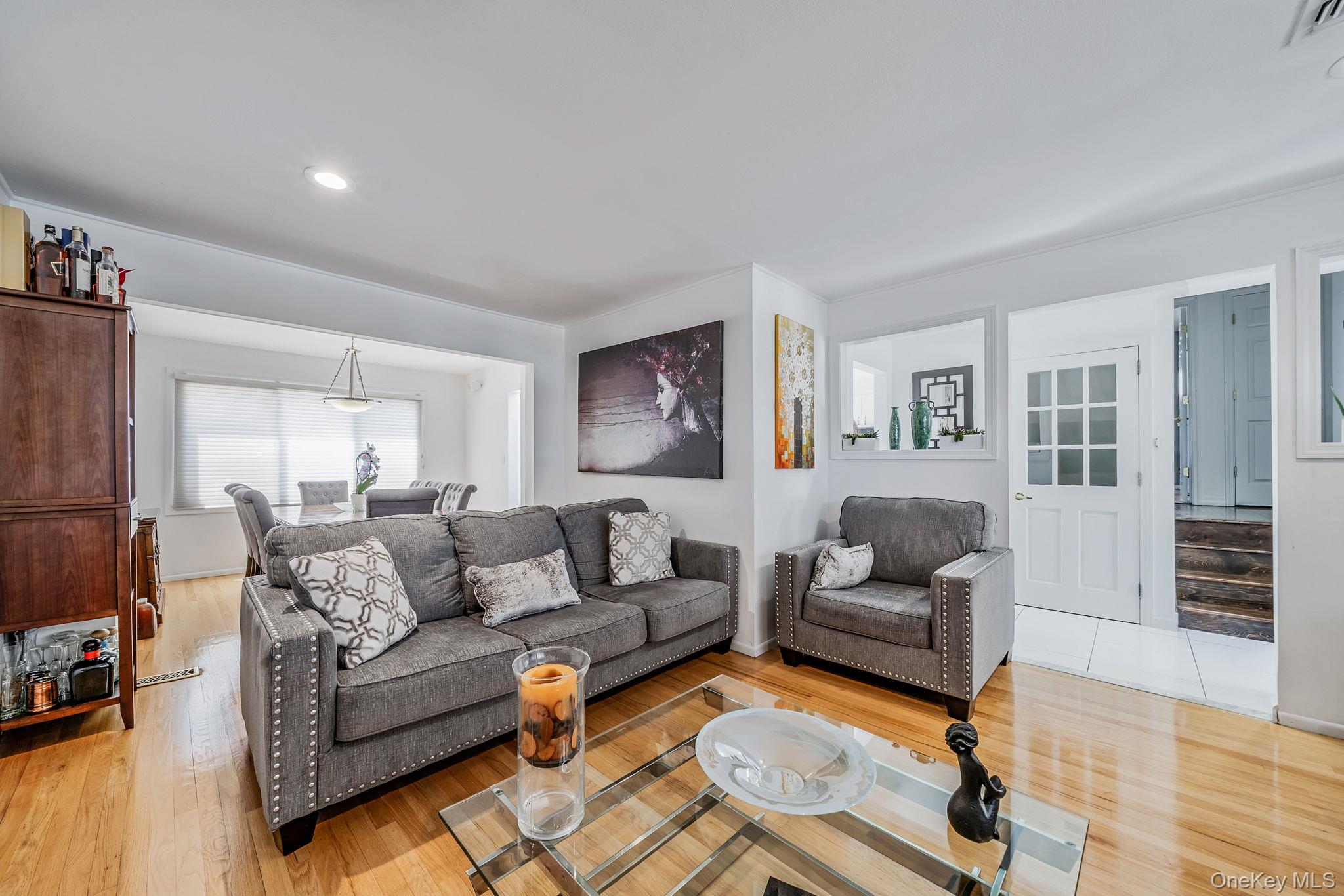 208 Oak Street, Massapequa Park, NY 11762