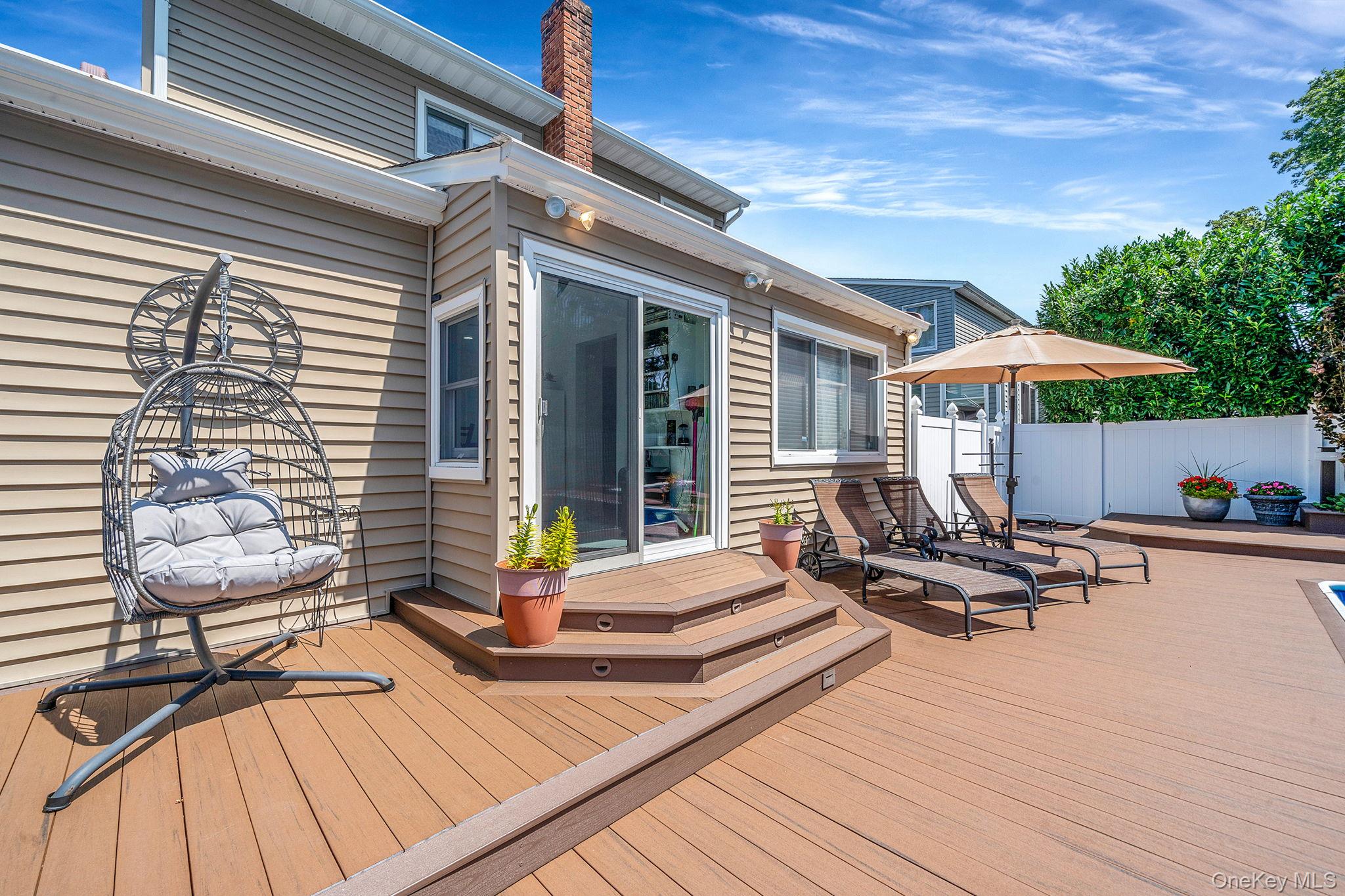 208 Oak Street, Massapequa Park, NY 11762