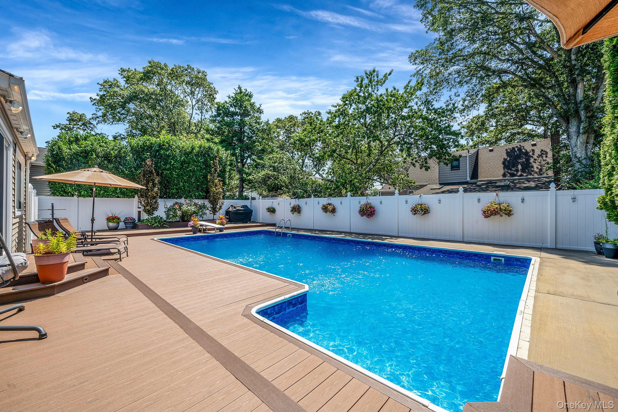 208 Oak Street, Massapequa Park, NY 11762